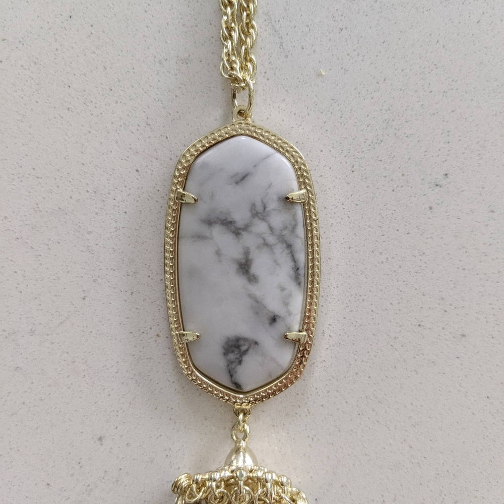 Kendra Scott necklace